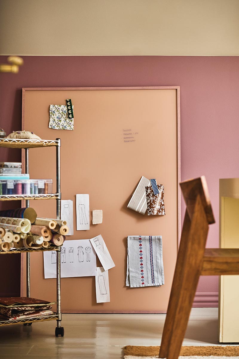 Eksklusiv Snedkerramme Moodboard i Pink Nude ilagt massiv ramme i lyserød olieret ask