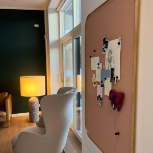 Fineste moodboard i messing ramme fra J.N. Bech