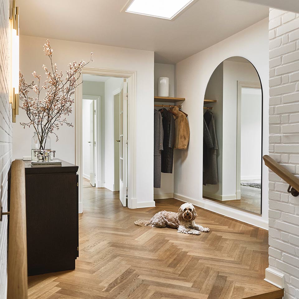 Et spejl til entre med bue på specialmål fra J.N. Bech